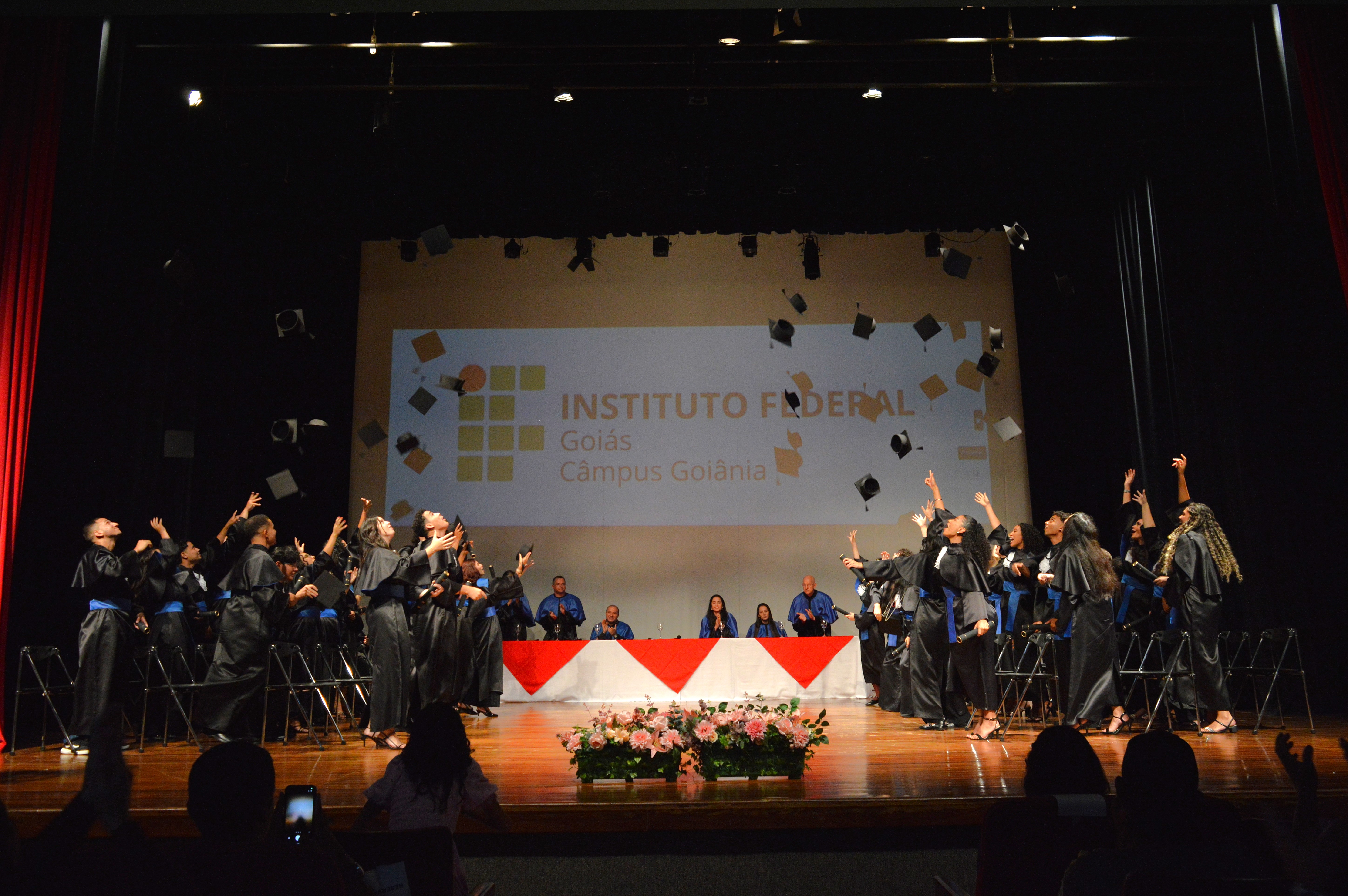 Nos dias 9 e 10 de abril, o Câmpus Goiânia celebrou a certificação de estudantes de diversos cursos técnicos.